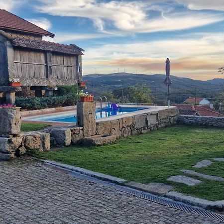 Casa Entre-Palheiros E Casa Do Canastro Монталегри Экстерьер фото